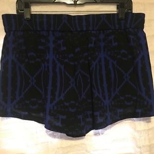 Express M black & blue patterned shorts
